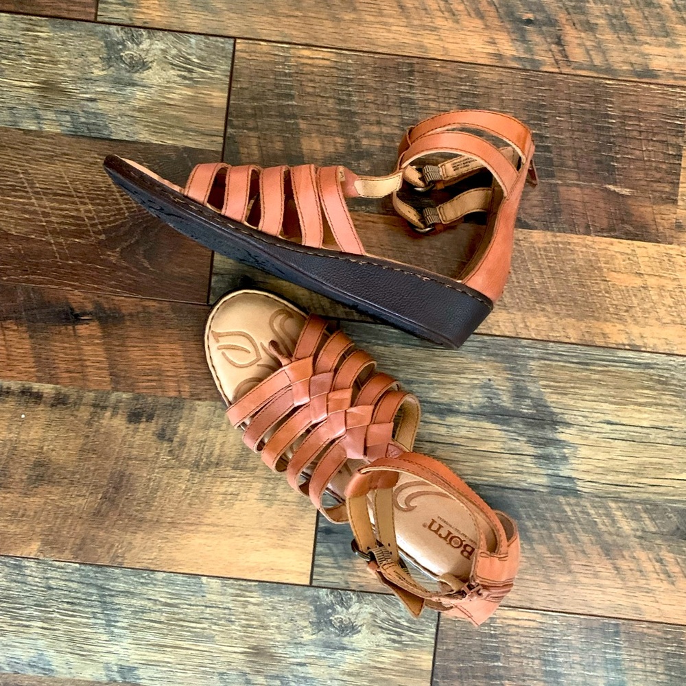 Born leather sandals, size 8.5